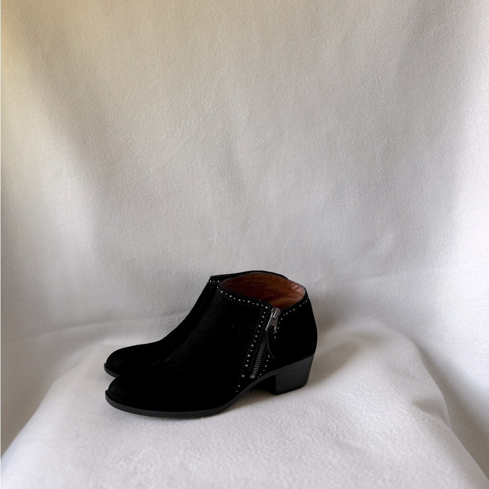 Luck Brand Size 9 Nubuck Women’s Black Studded Ankle Boots.